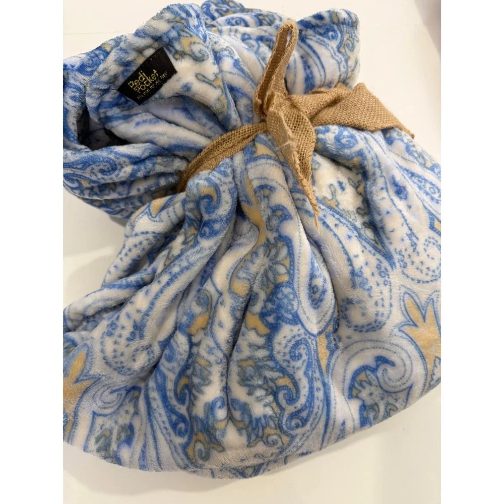 PediPocket Perfect Paisley Fleece Throw Blanket with Foot Pocket Blue 50x70 NEW